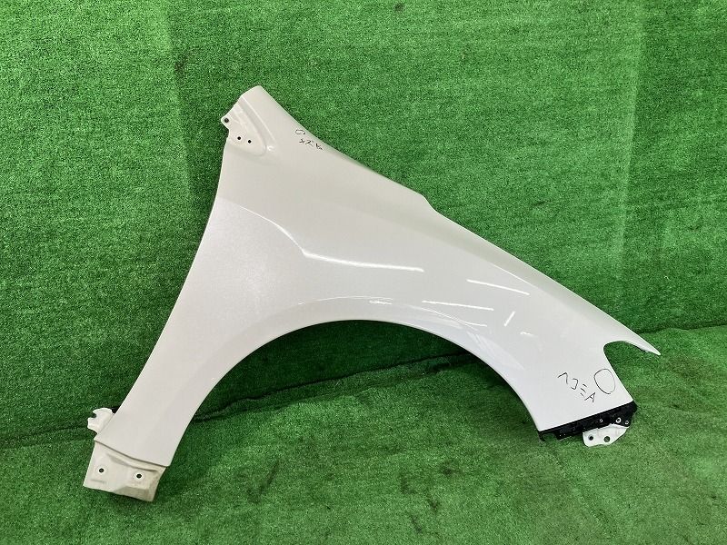 レヴォーグ VM4 右フロントフェンダー 1.6GTアイサイト Sスタイル 4WD 57120VA0209P K1X