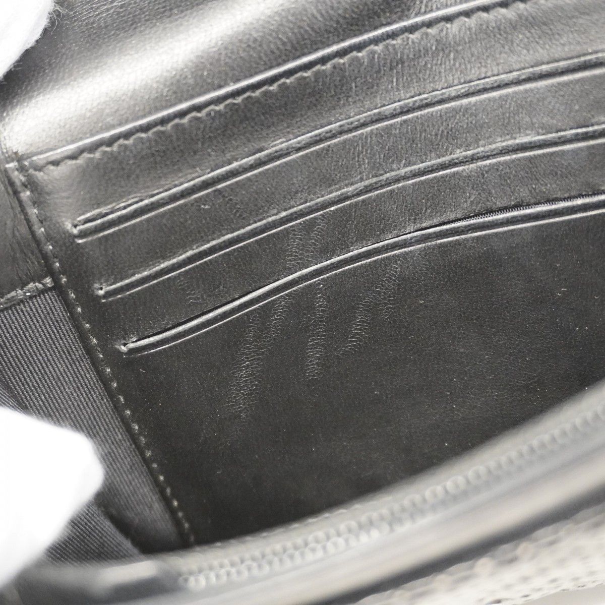 ブラック シルバー金具