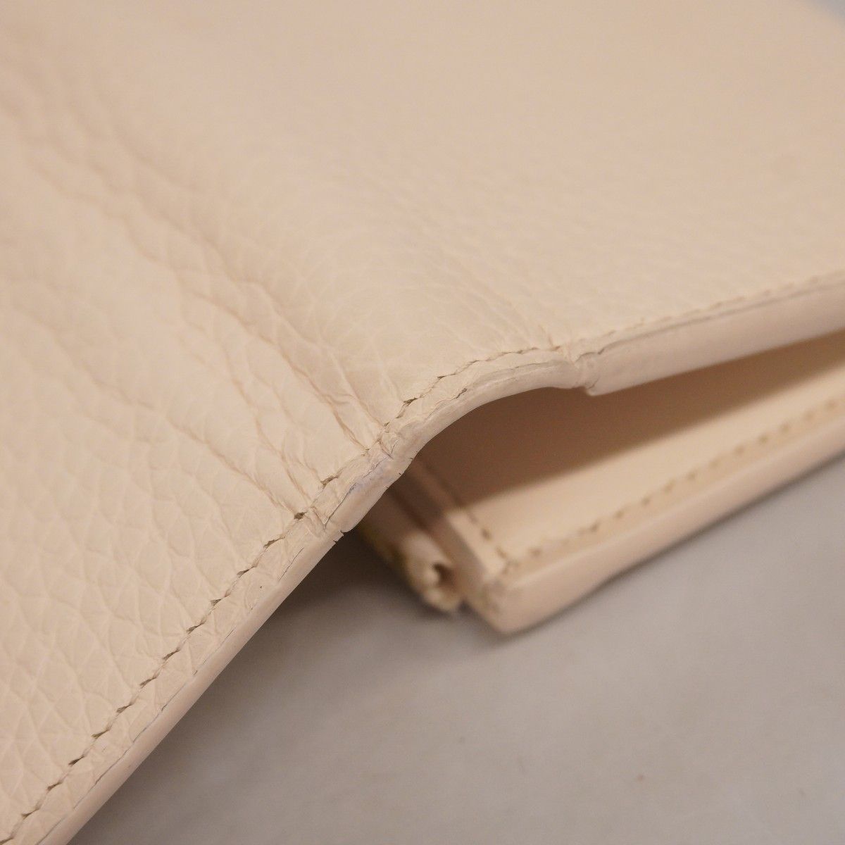 三つ折り財布 トリヨン