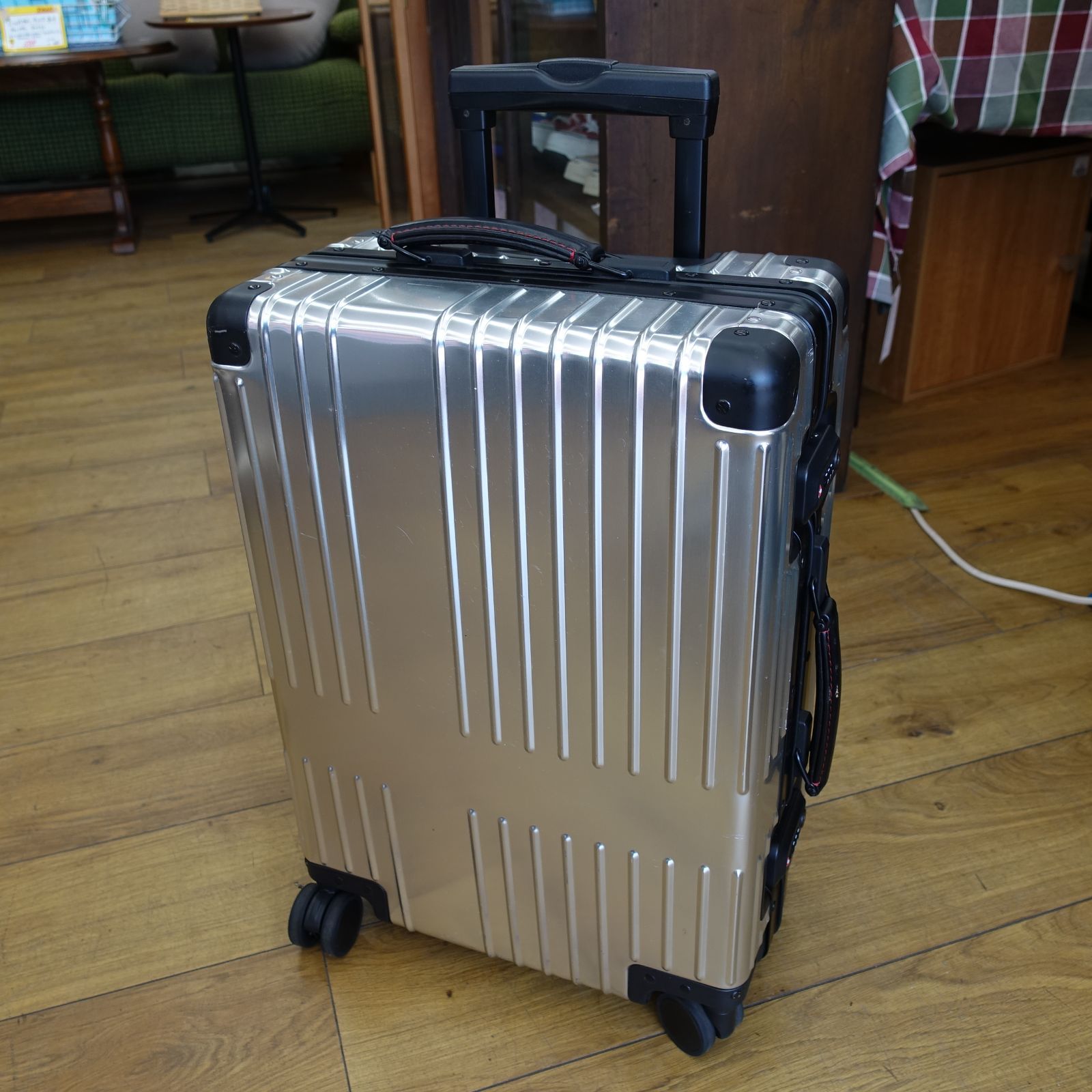 スーツケース innovator イノベーター INV1811 36L 機内持込 アルミ