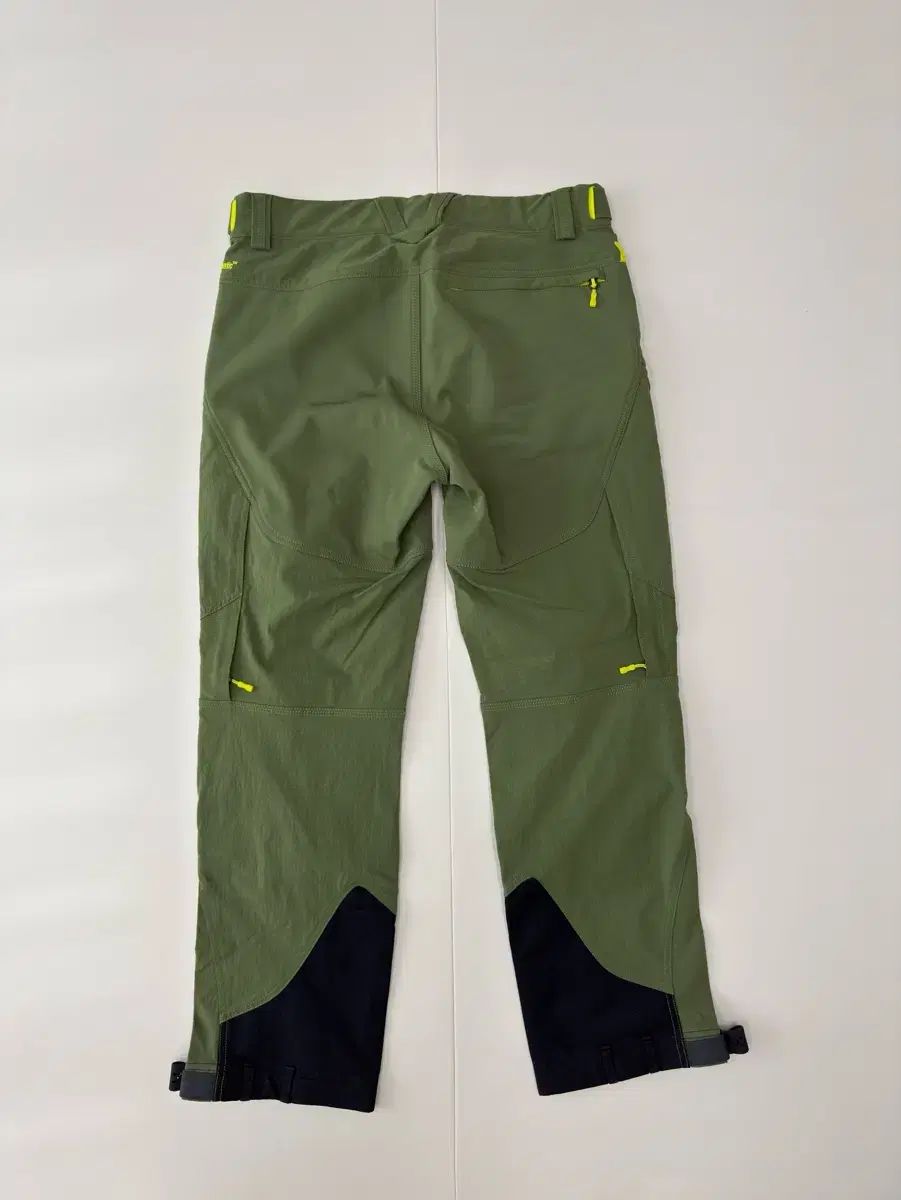 下ハグループロラゲージマウンテン登山パンツ Mサイズ アジアンフィット