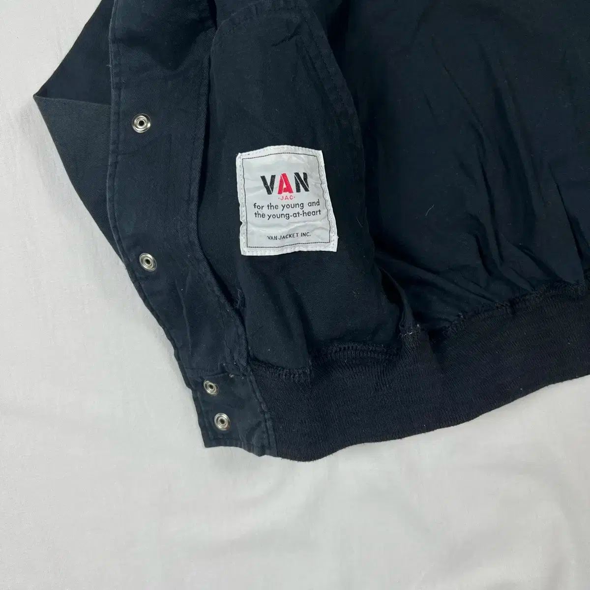VAN JACKET スウィングトップ ジップブルゾン 黒 ドリズラージャケット 