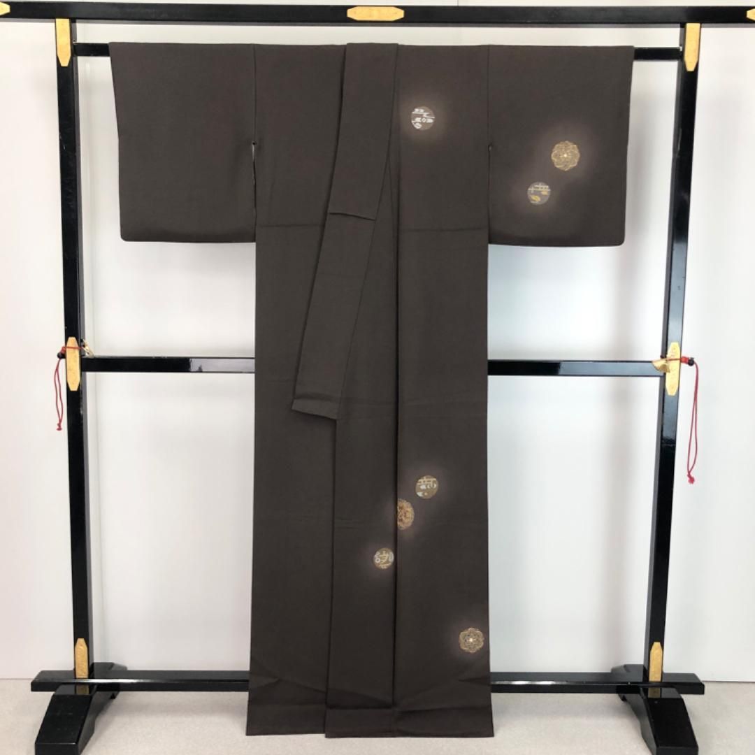 付下げ 華柄模様 金駒刺繍 金銀糸 燻色 K-5500 - メルカリ