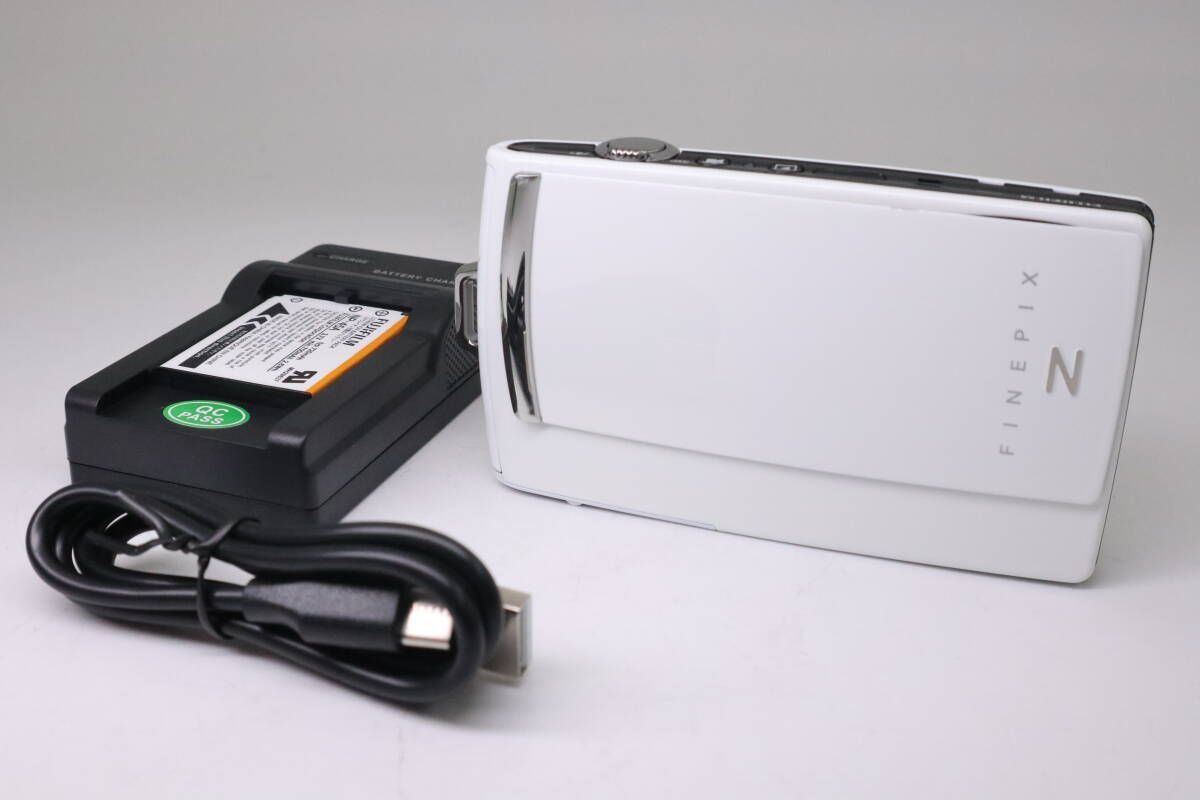 FUJIFILM FINEPIX Z1100EXR 富士フイルム コンパクトデジタルカメラ ホワイト f05123