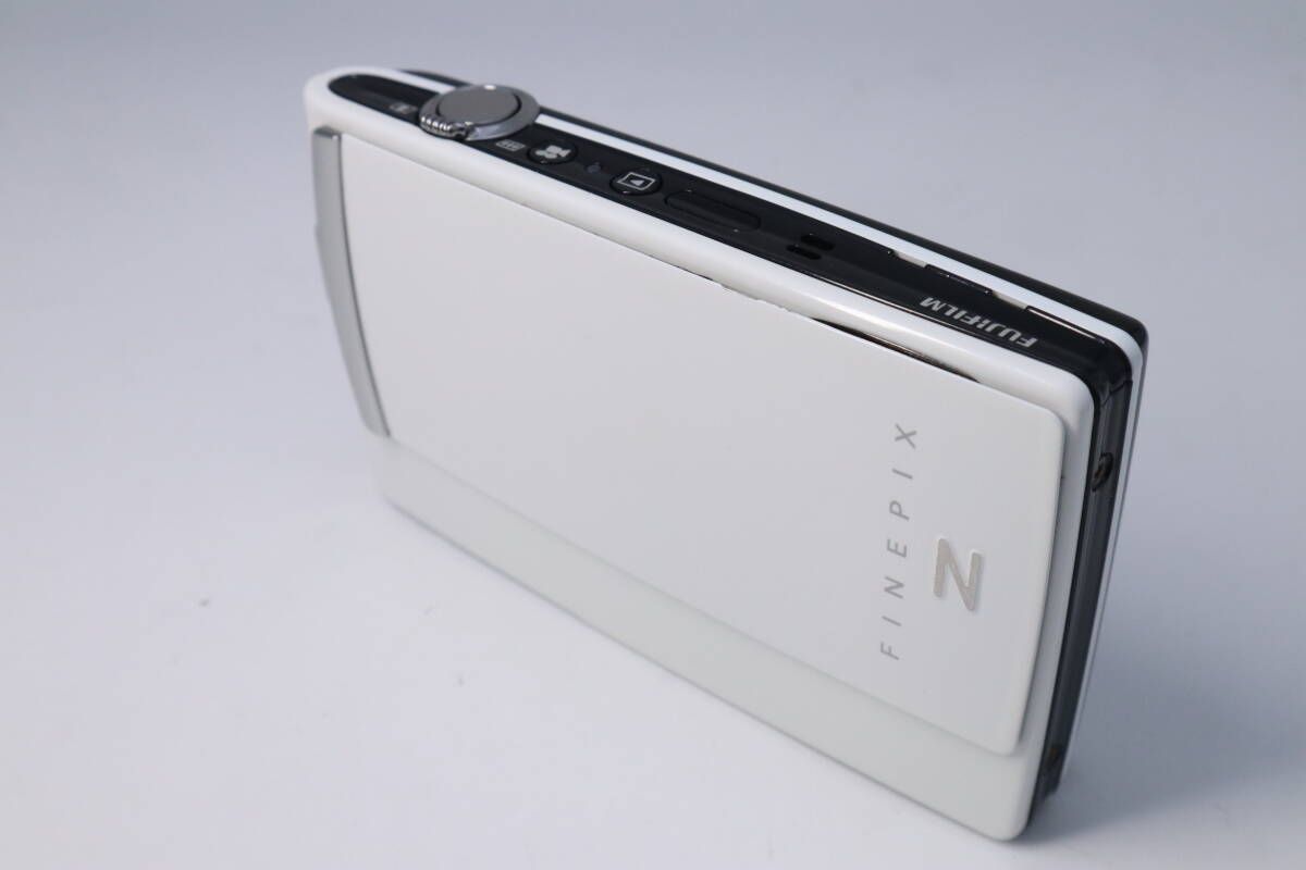 FUJIFILM FINEPIX Z1100EXR 富士フイルム コンパクトデジタルカメラ ホワイト f05123