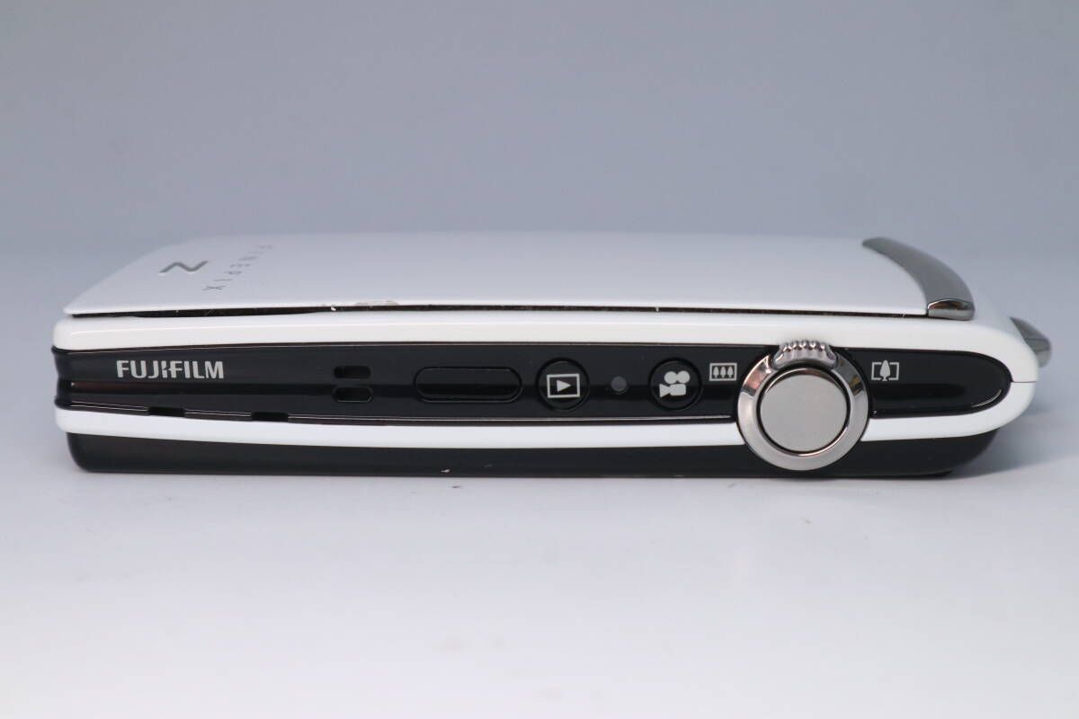 FUJIFILM FINEPIX Z1100EXR 富士フイルム コンパクトデジタルカメラ