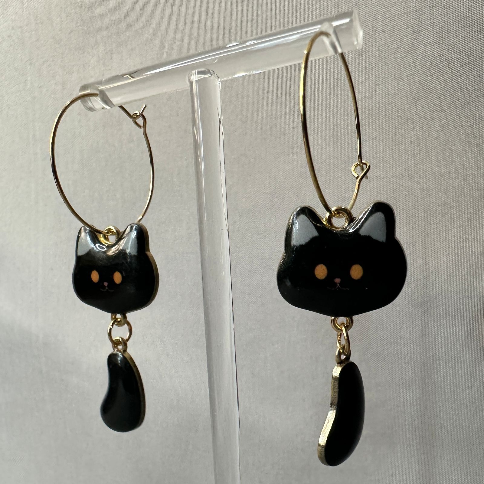 ピアス】送料無料 黒猫 猫ピアス ゆらゆら ハンドメイドアクセサリー