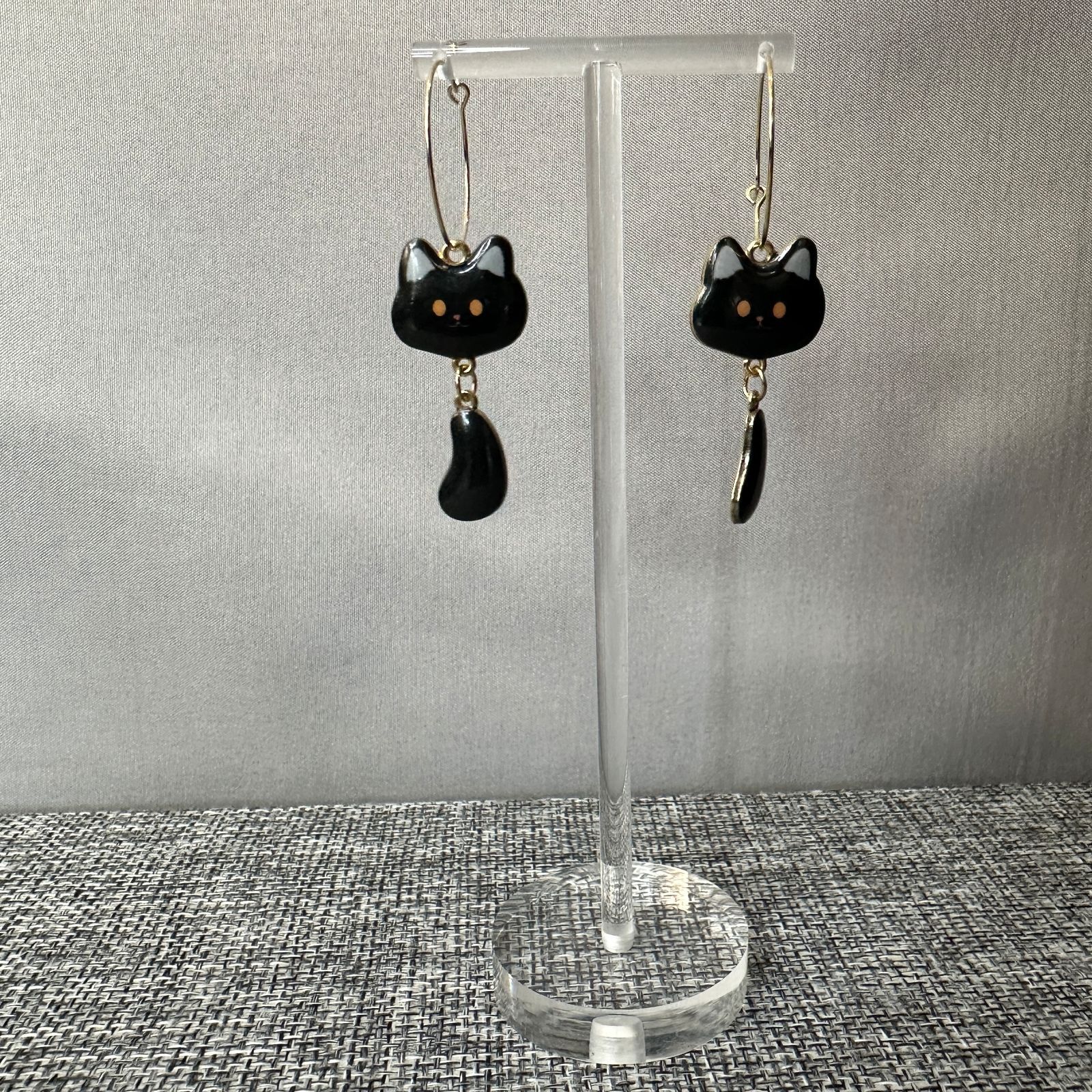 ピアス】送料無料 黒猫 猫ピアス ゆらゆら ハンドメイドアクセサリー
