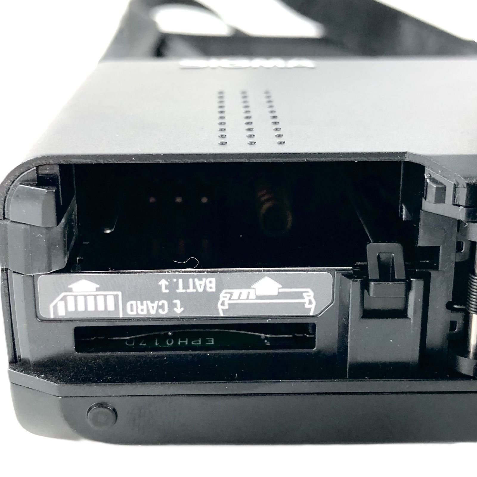 8 コンパクトデジタルカメラ