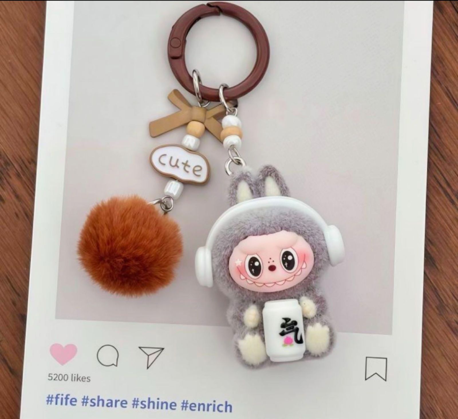 LABUBU ラブブ ぬいぐるみキーホルダー 茶色 モコモコポンポン付き