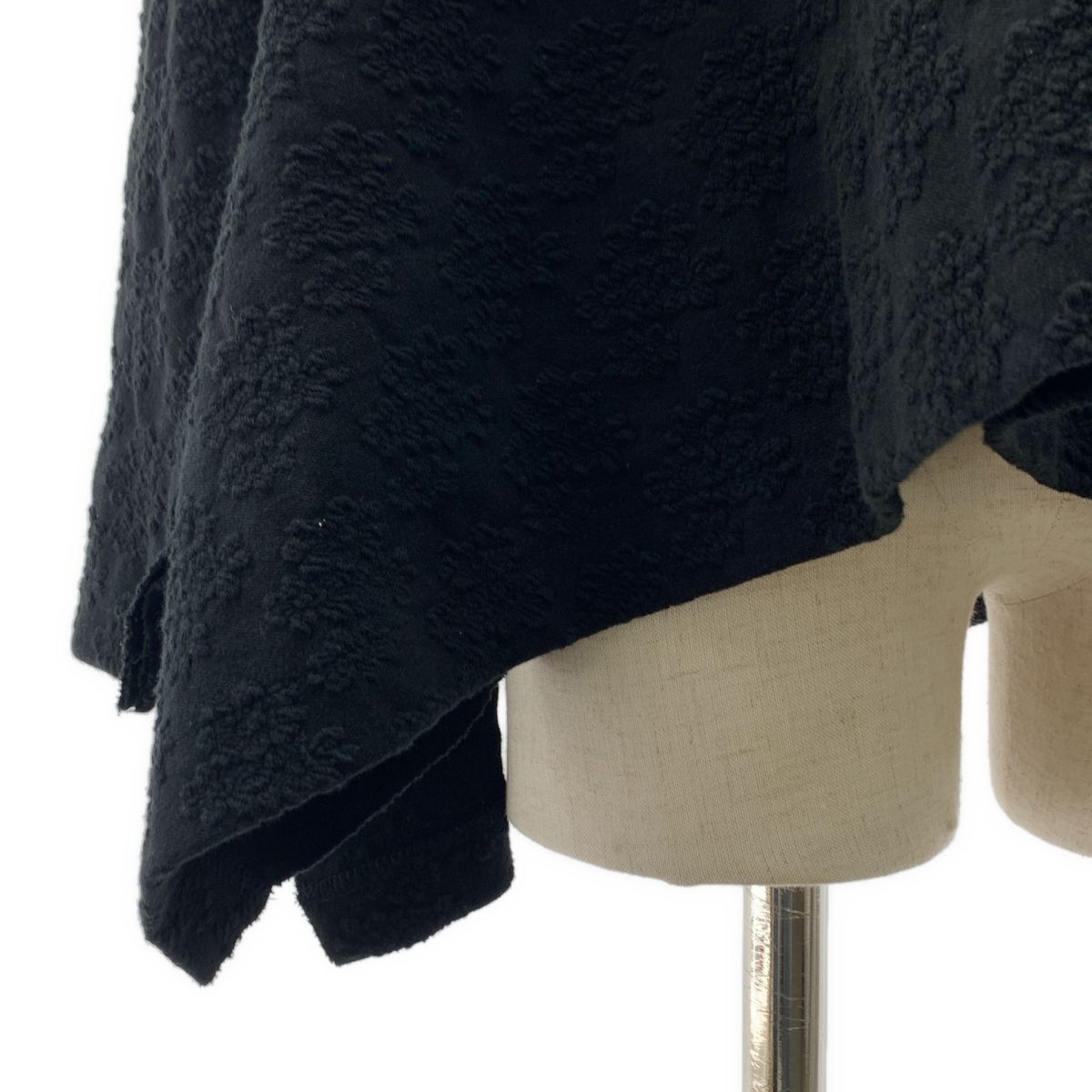 激安で高品質＆送料無料！ tao COMME des GARCONS タオコムデギャルソン 2025AW ジャガード 裁断 バックオープン トップス L ブラック レディース 【お買い得】