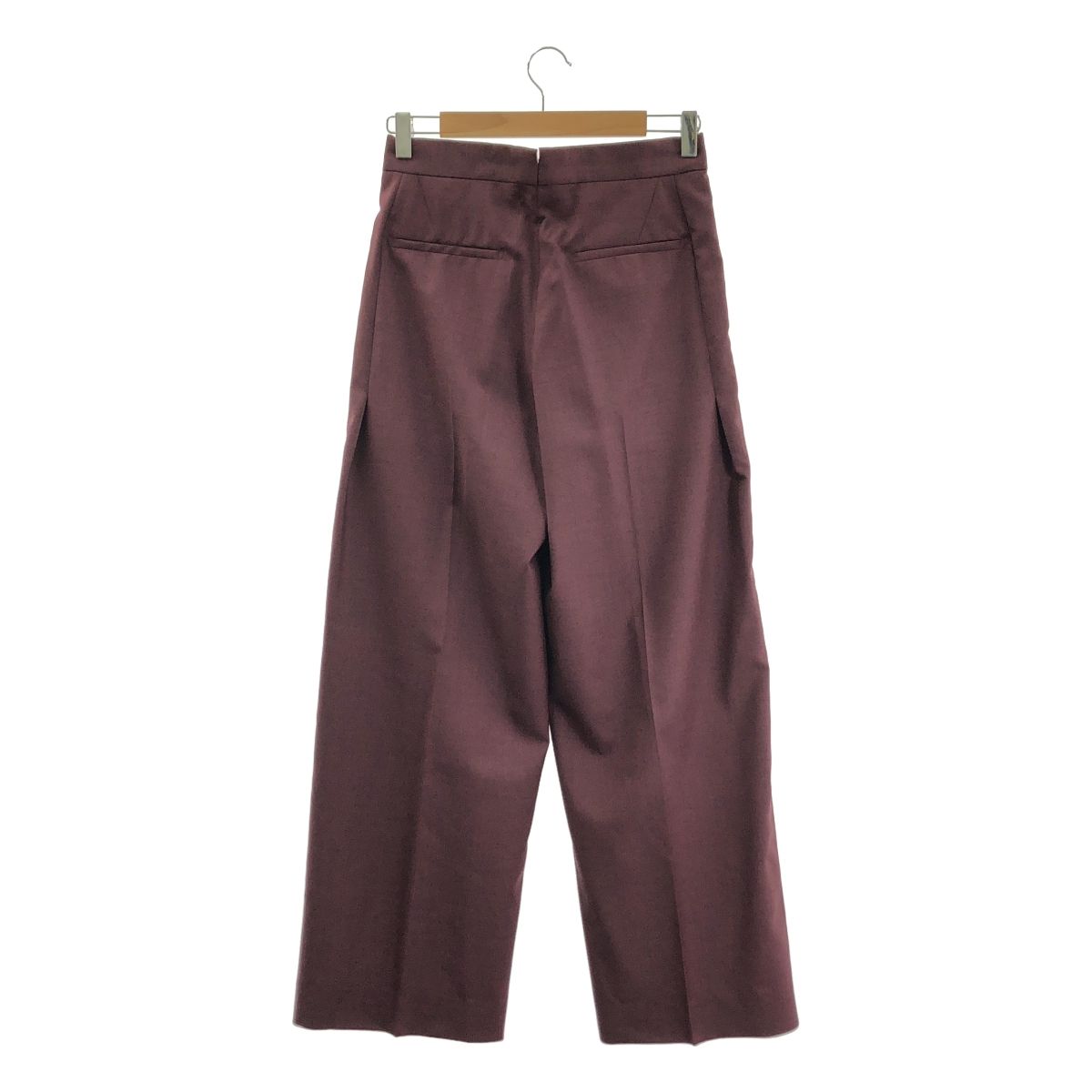 タック テーパード