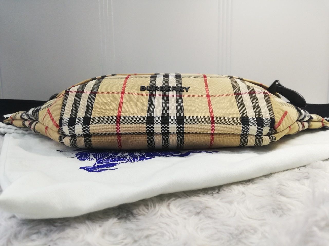 ウエストポーチ