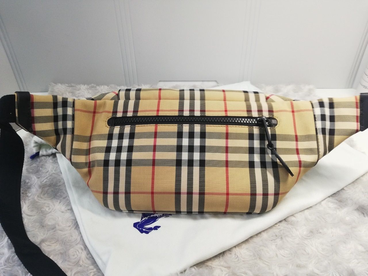 ボディバッグ 保存袋付き