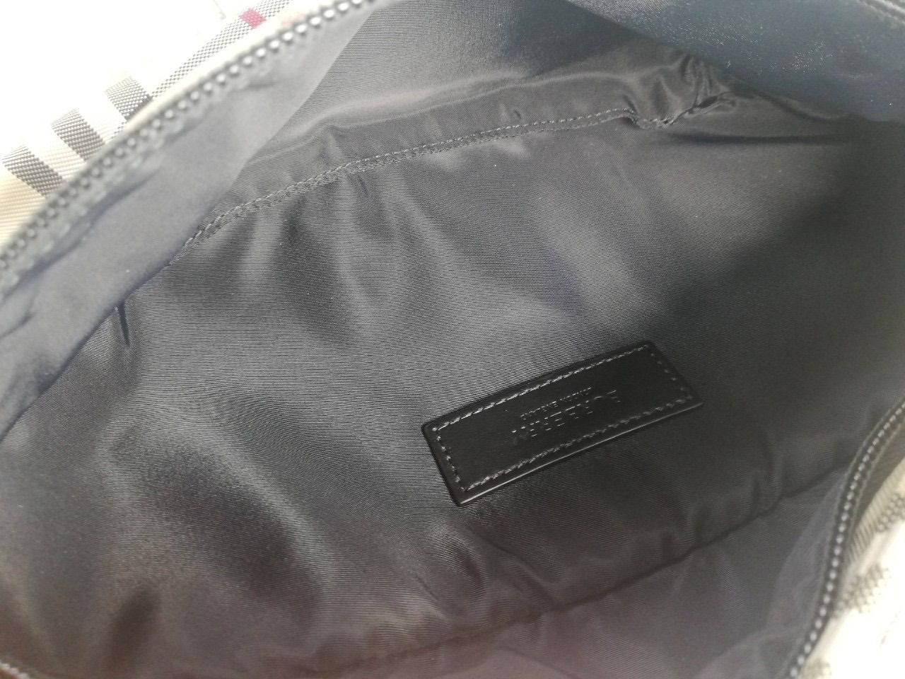 ウエストポーチ