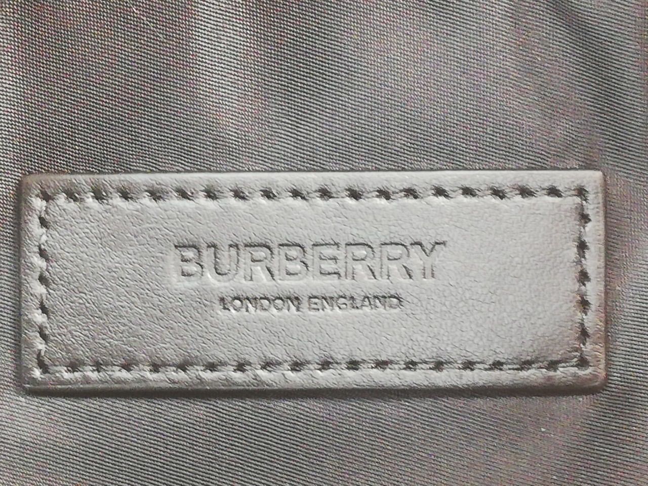 Burberry バーバリー