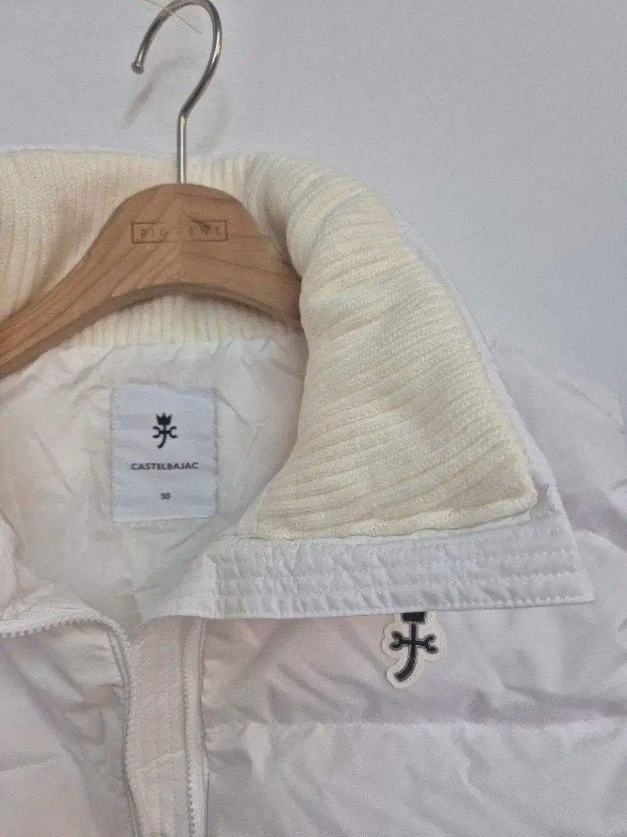 カステルバジャック レディース 白 ダウン ベスト