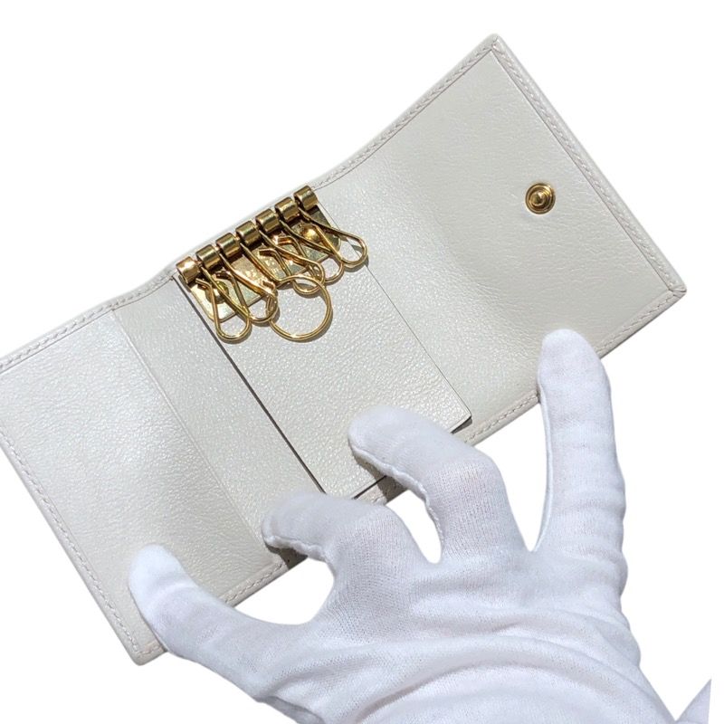 アイボリー レザー