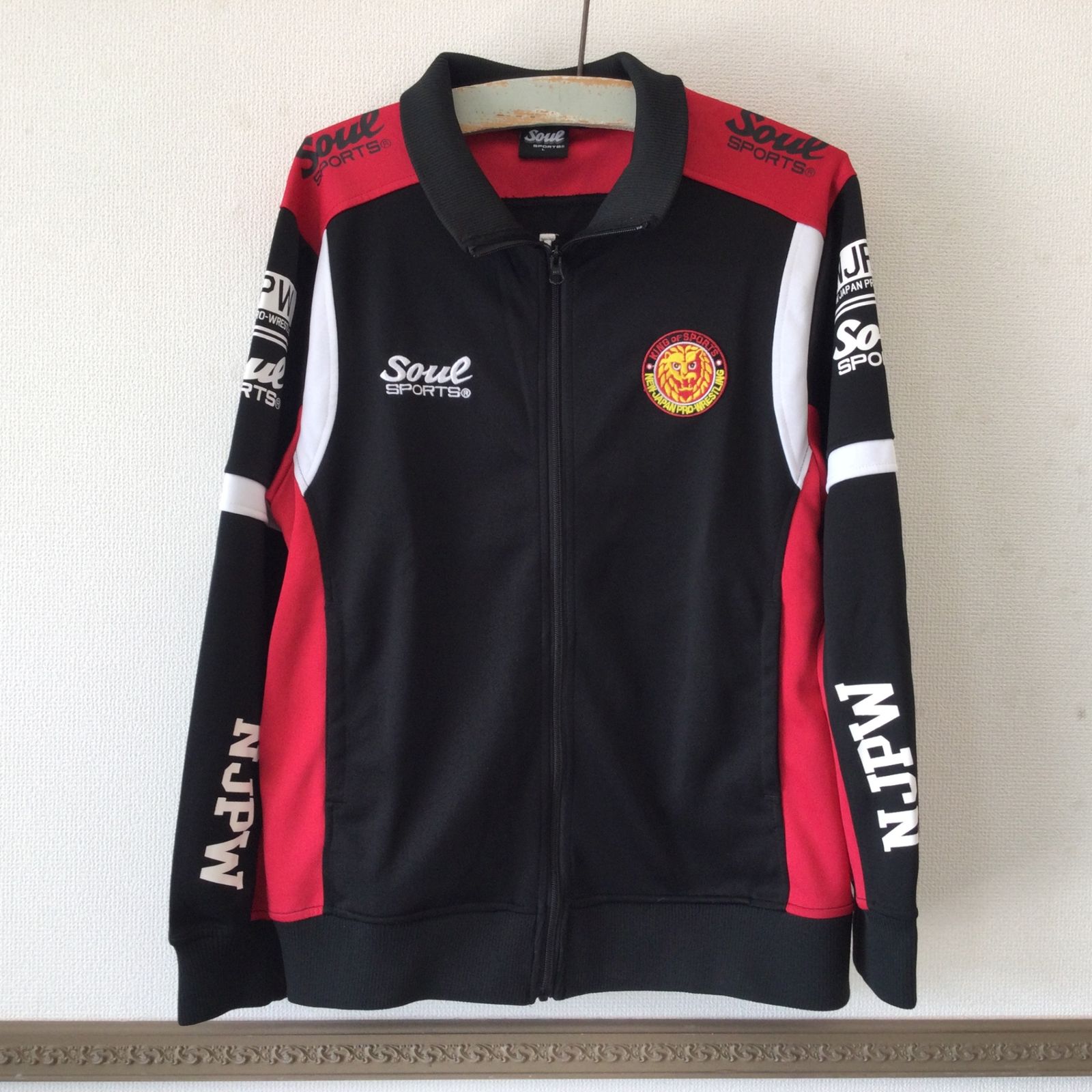 11080 SOUL SPORTS 新日本プロレス ジャージ セットアップ Lサイズ ブラック レッド ポリエステル NJPW