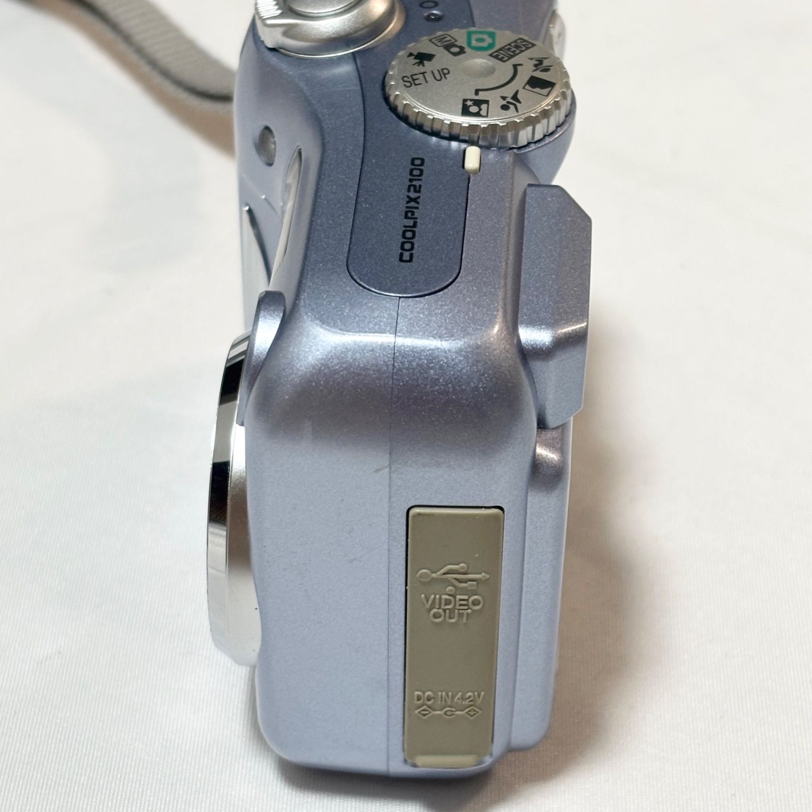カメラ 【送料無料】Nikon/ニコン/COOLPIX/クールピクス/2100/シルバー