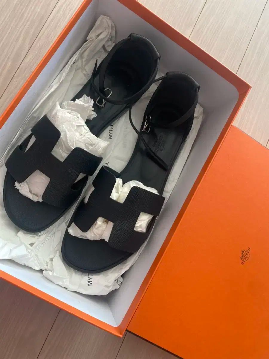 正規品・指原莉乃さん着用】prada モノリス サンダル Fashion Express