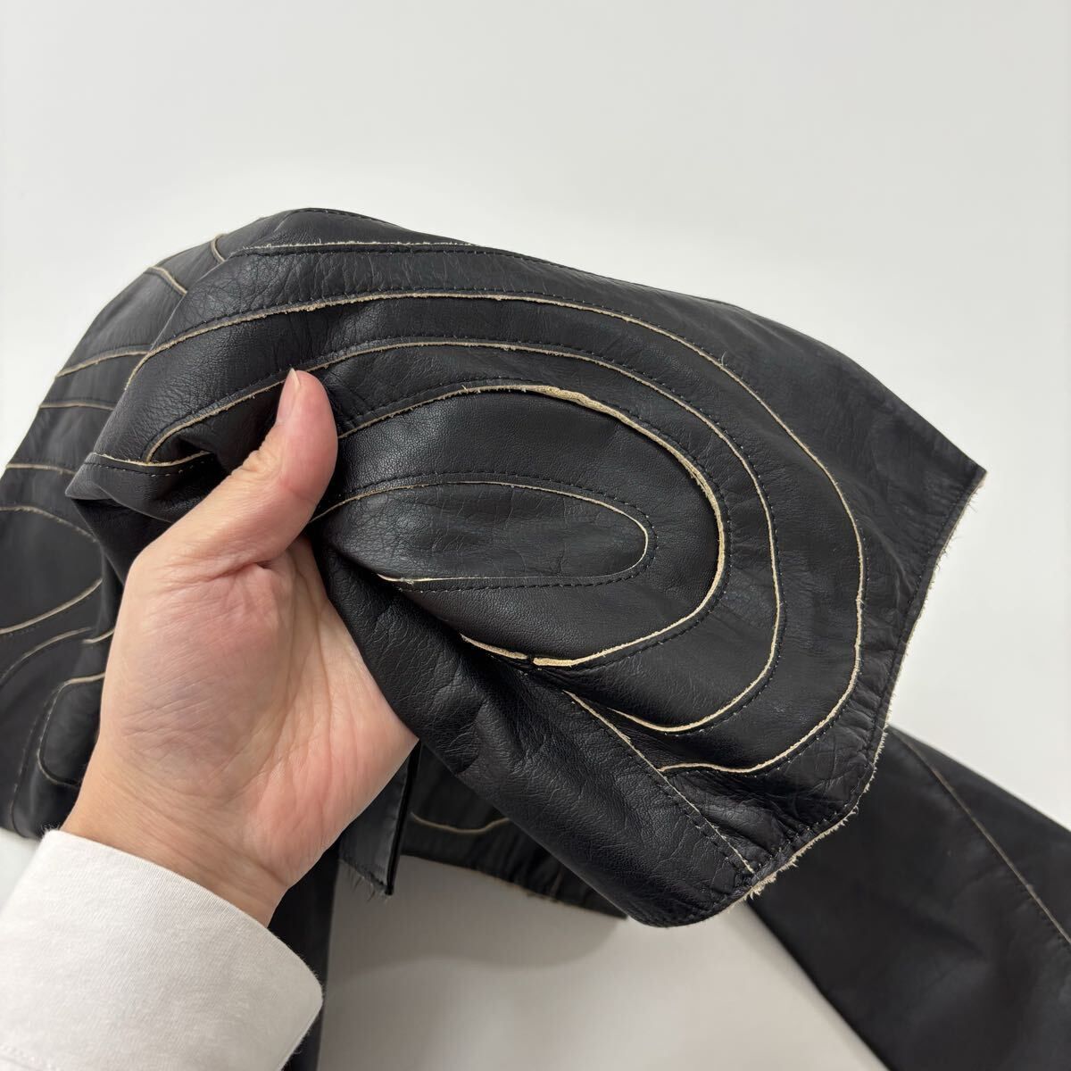 名作 ISSEY MIYAKE イッセイミヤケ レザー サークル ステッチ