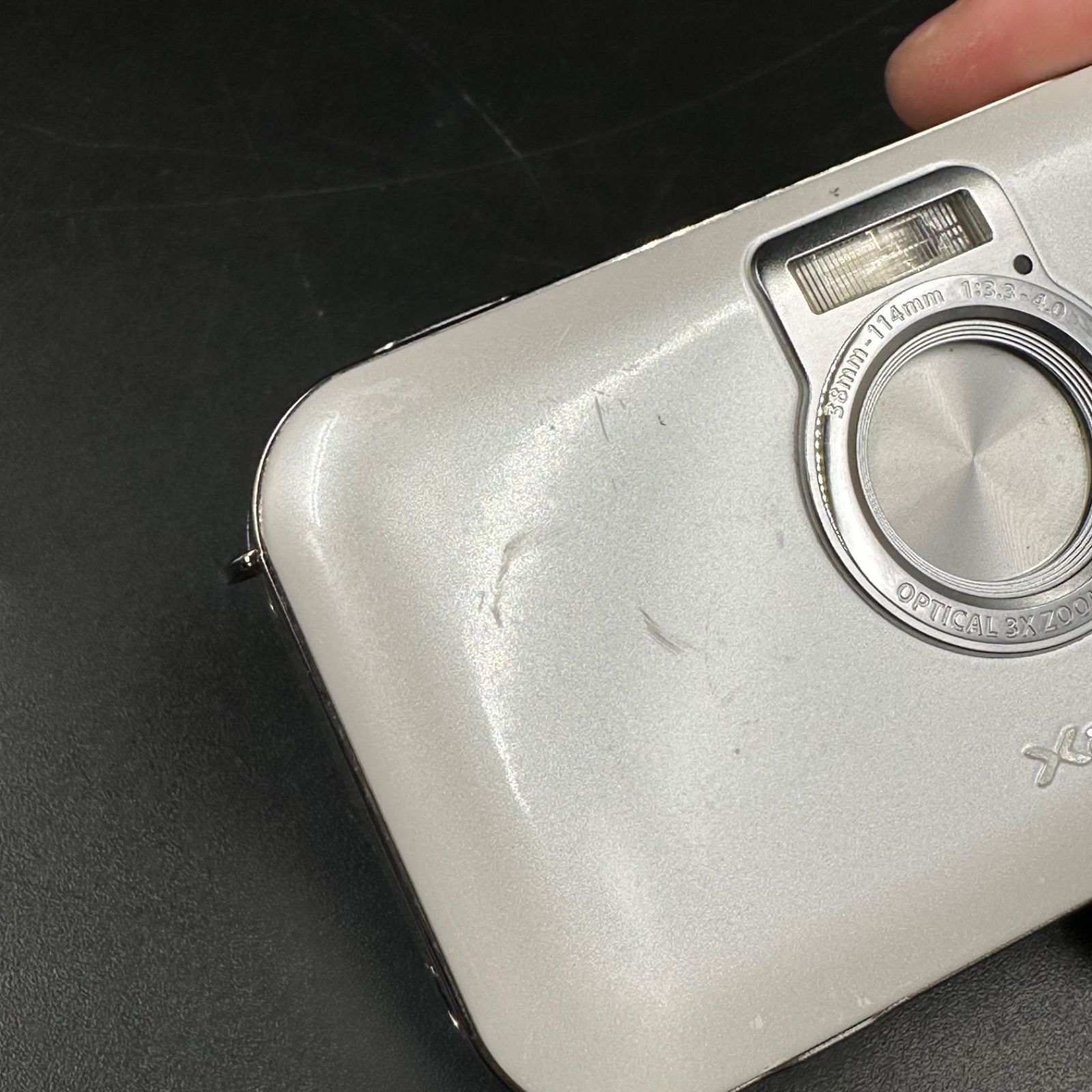 SANYO Xacti DSC-E6 コンデジ デジカメ ホワイト 白 ザクティ SANYO Xacti DSC-E6 コンデジ デジカメ ホワイト 白 ザクティ