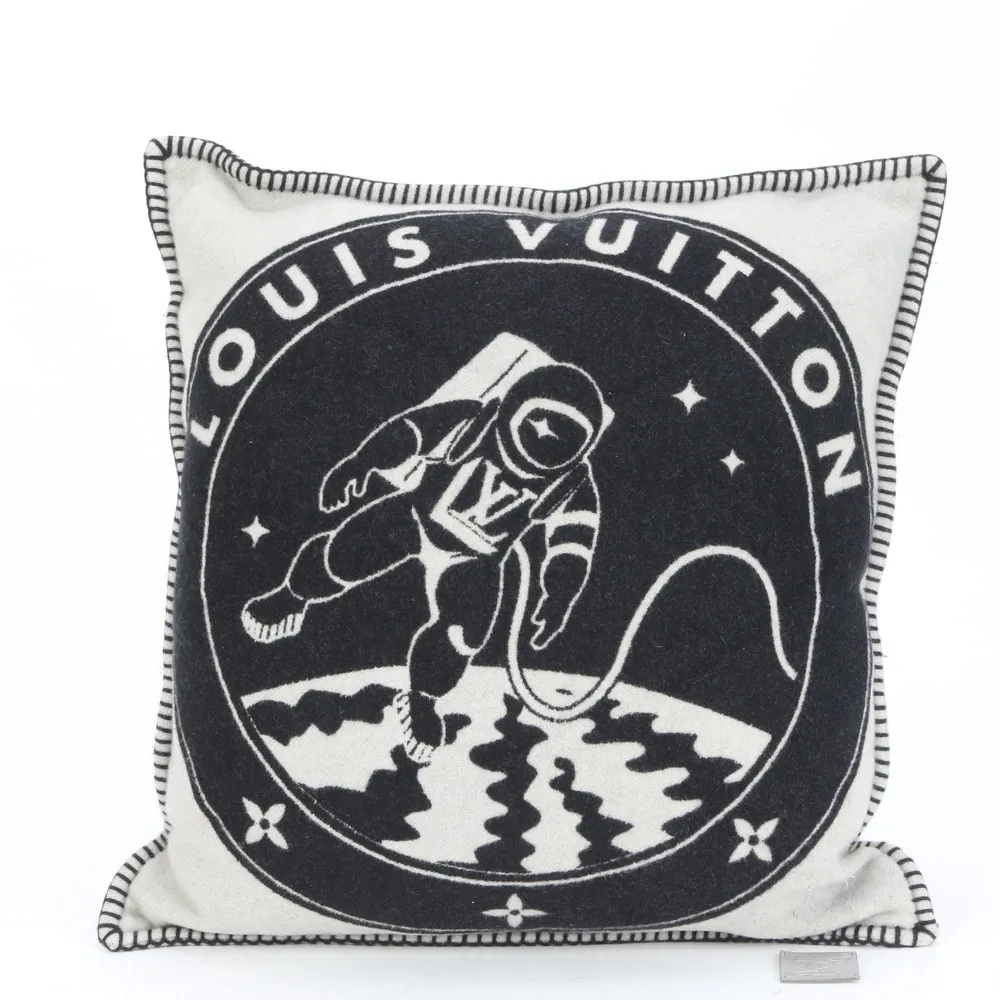 2025年最新】LOUIS VUITTON クッション・座布団の人気アイテム - メルカリ