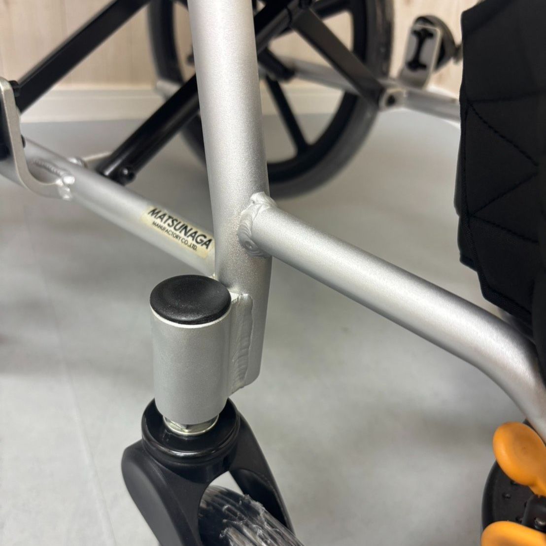 アルミ製介助式車椅子