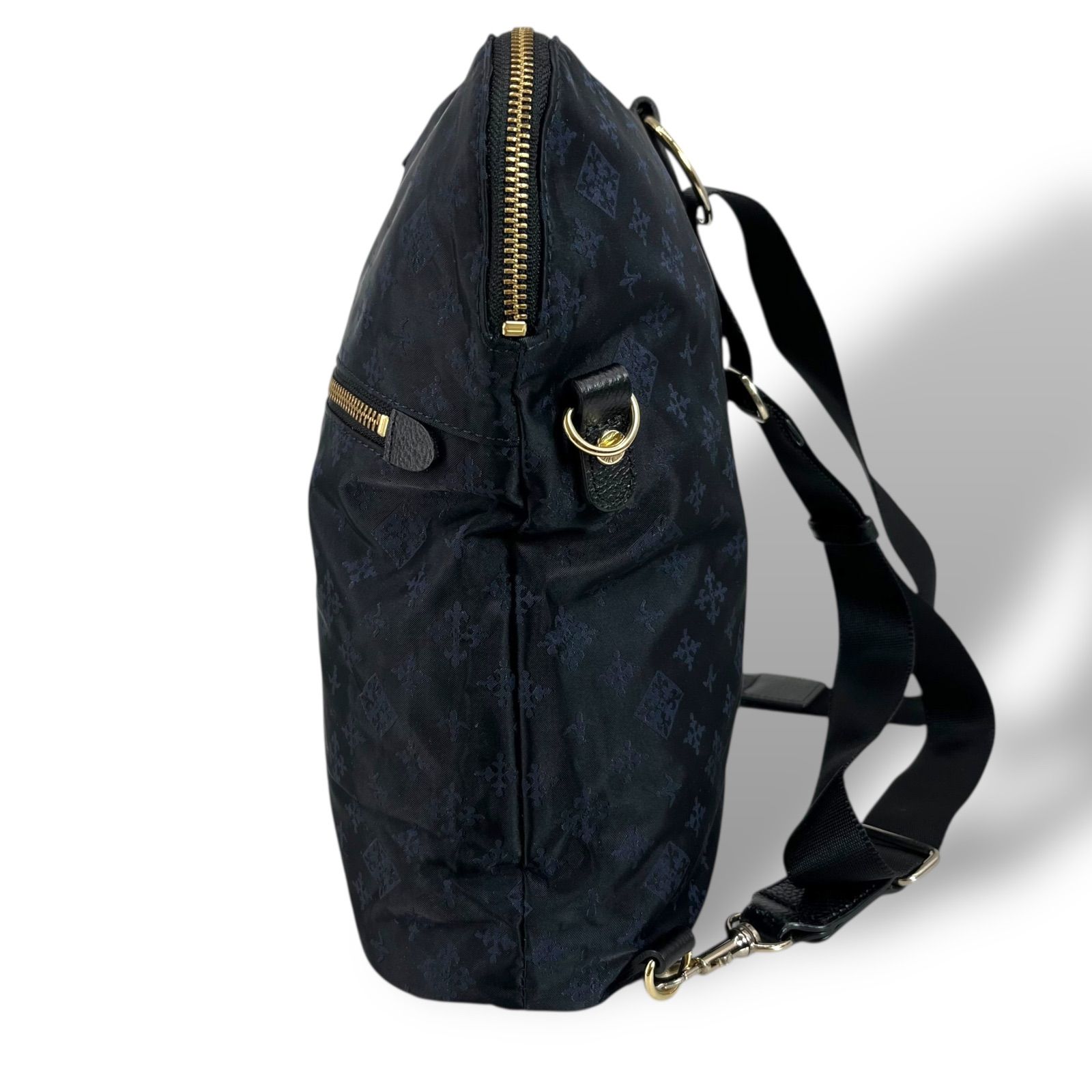 美品 ラシット 大容量 A4 トートバッグ 軽量 ナイロン 美品 ラシット 大容量 A4 トートバッグ 軽量 ナイロン