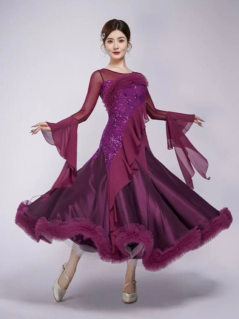 裾が特徴的な華やか ドレス ダンスパーティーやデモにも