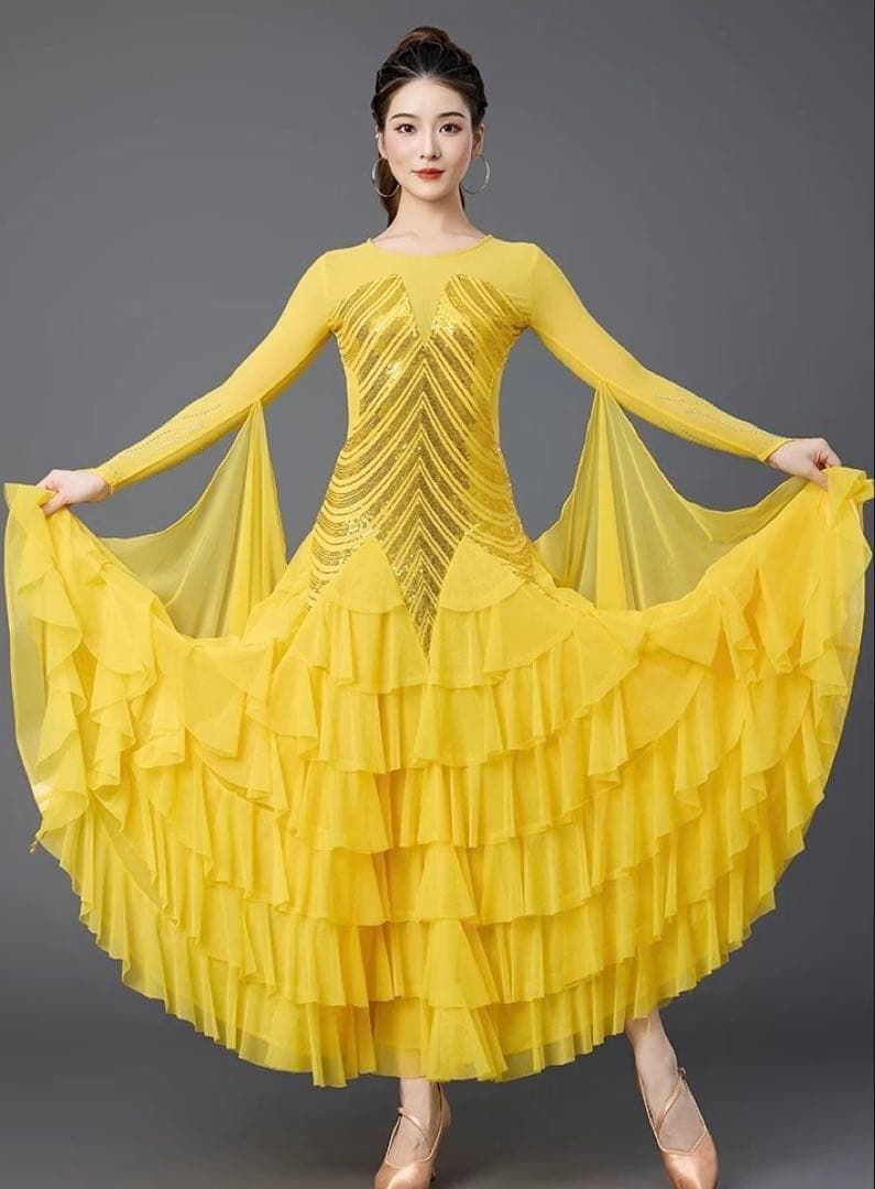 スパンコールがキラキラ ドレスダンスパーティーやデモに