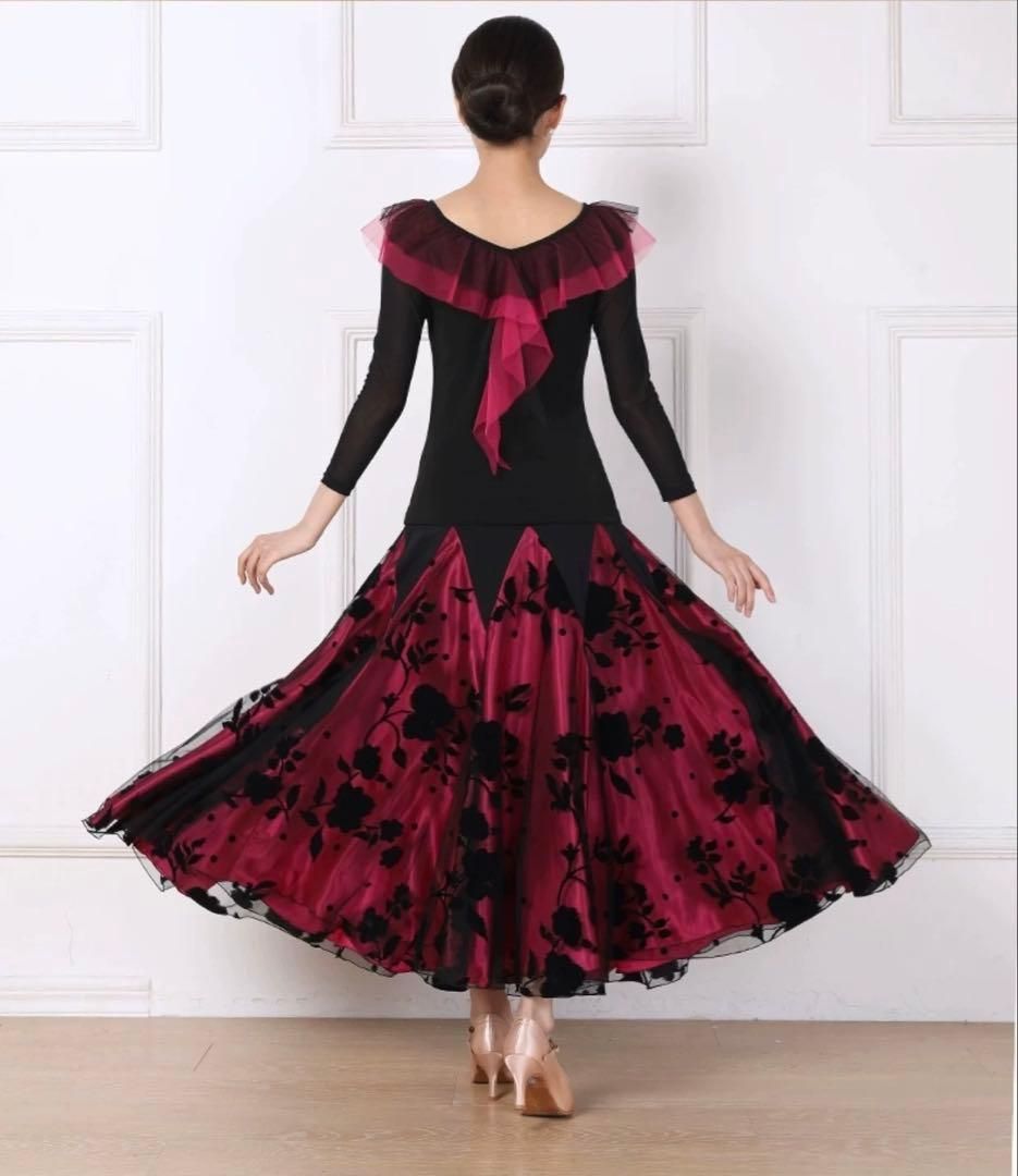 大人気❤️花柄セットアップ　ダンスパーティにも最適✨上下2点セット練習着 大人気花柄セットアップ ダンスパーティにも最適 上下2点セット練習着