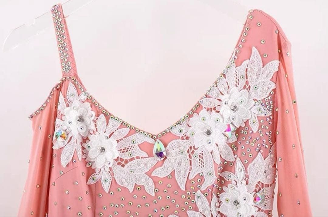 エレガントスタンダードドレス✨競技会、デモ、発表会でも目立つ存在に！ 華やかスタンダードドレス 発表会・競技会・デモにオススメの