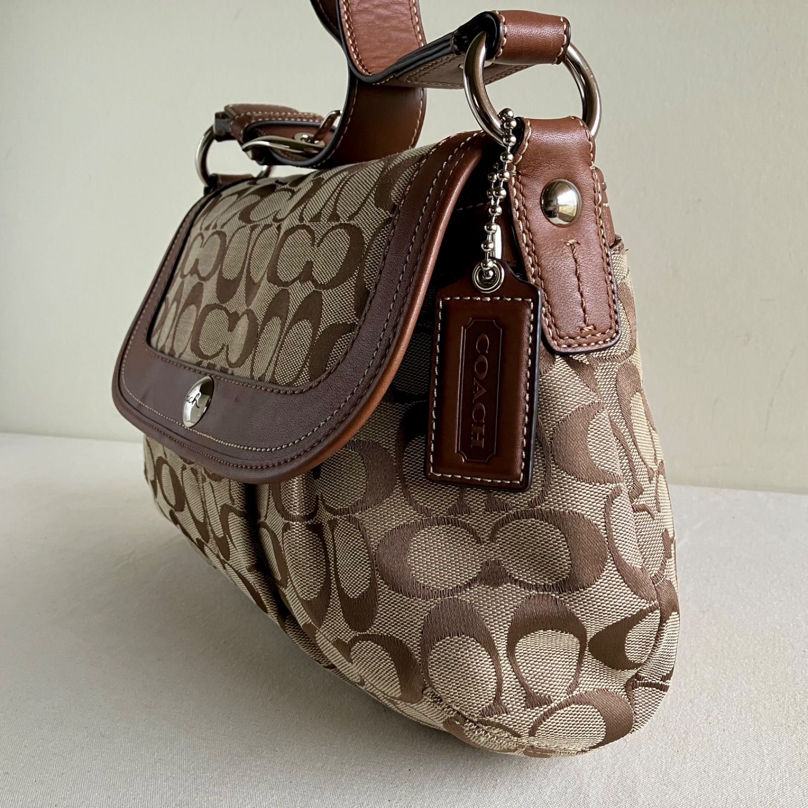 バッグ Vintage Coach Hamptons Handbag Brown y2k Coach y2k Signature Flap Hobo Shoulder Bag Brown Beige - メルカリ