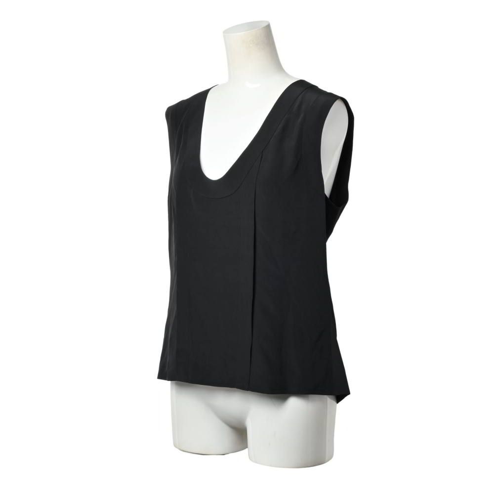 タック ノースリーブ