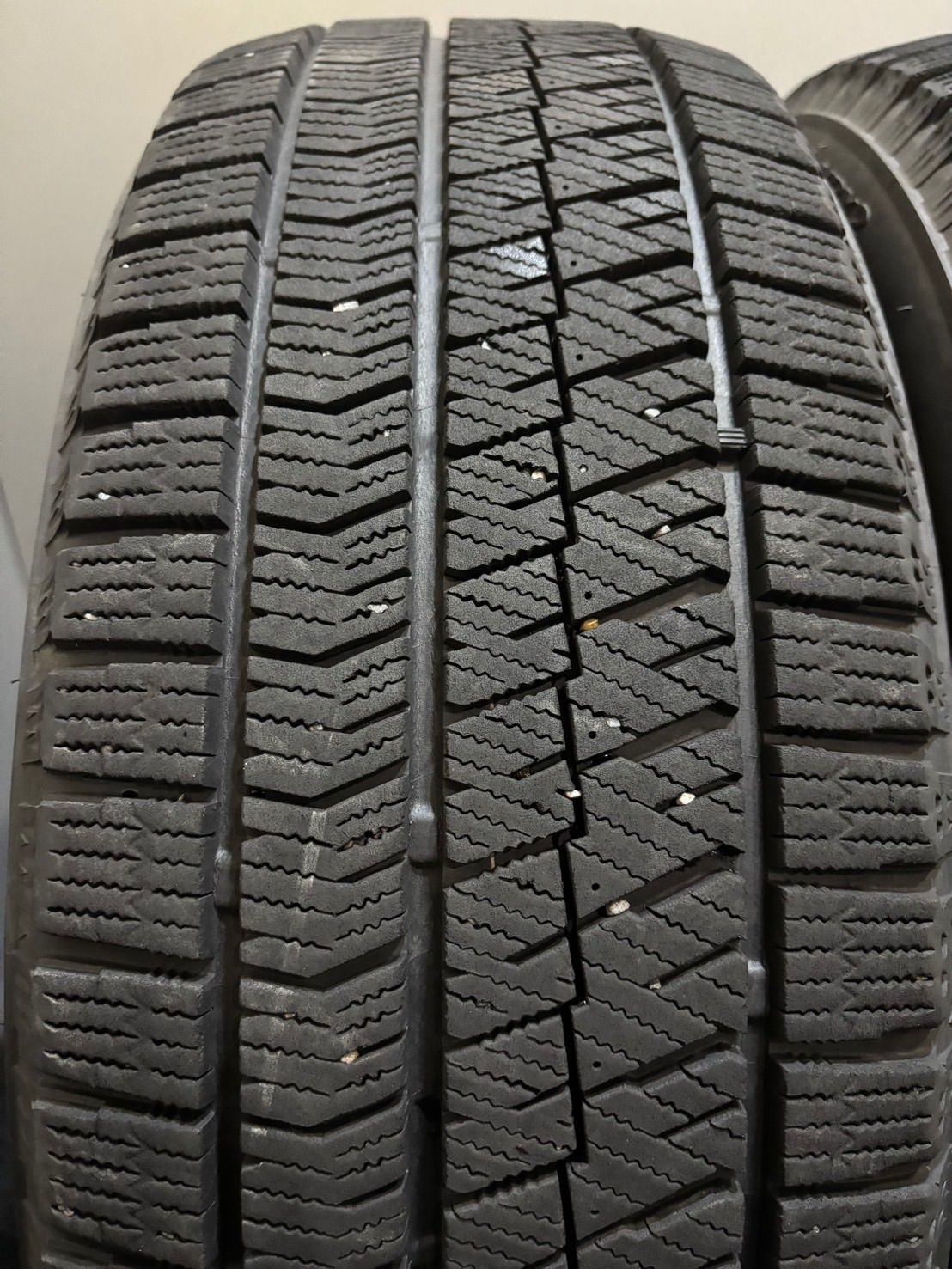  225 60 R 17 VRX 2 19年製 スタッドレス 4本 ブリヂストン ブリザック アルファード ヴェルファイア XV 南7 K 574 17インチ スタッドレス