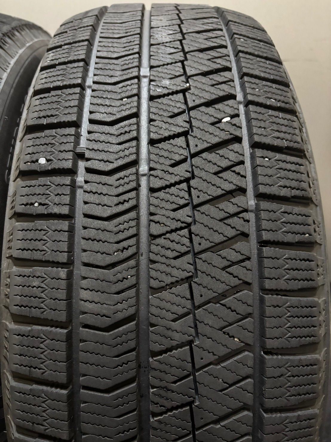 225 60 R 17 VRX 2 19年製 スタッドレス 4本 ブリヂストン ブリザック アルファード ヴェルファイア XV 南7 K 574