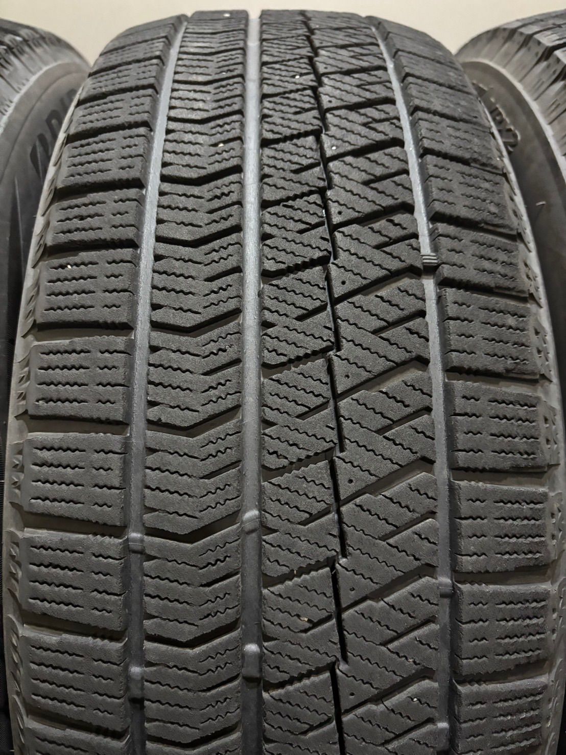 送料込 225/60R17 VRX2 4本 スタッドレス　アルファード等 BS BLIZZAK VRX2 225/60R17 17インチ スタッドレス 4本 2019年製