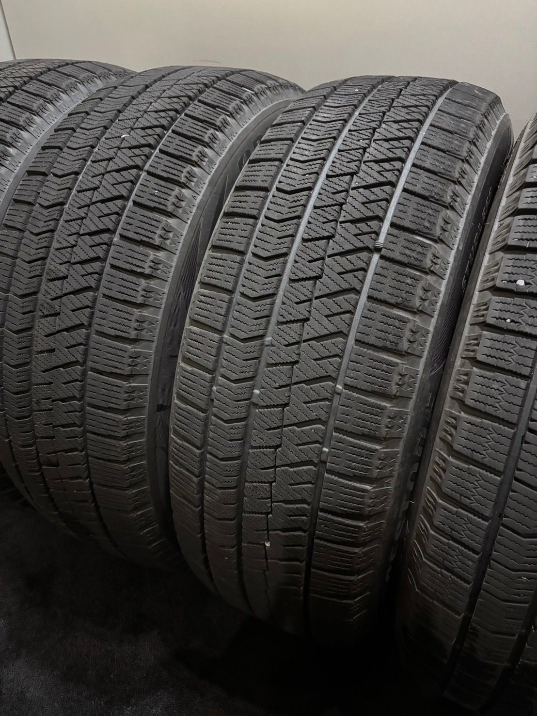 送料込 225/60R17 VRX2 4本 スタッドレス　アルファード等 送料込 225/60R17 VRX2 4本 スタッドレス アルファード等 ブリザック