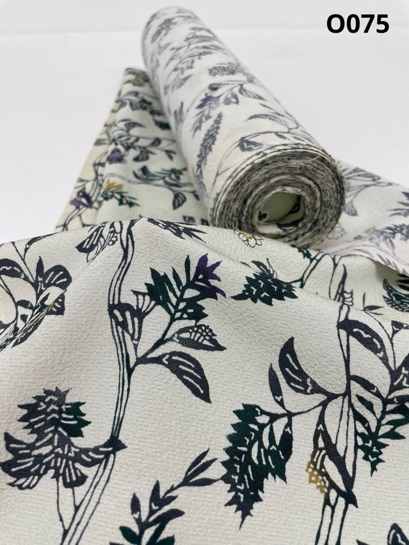 小紋 紅型調 型染 花唐草模様 ちりめん 反物 正絹 O 075