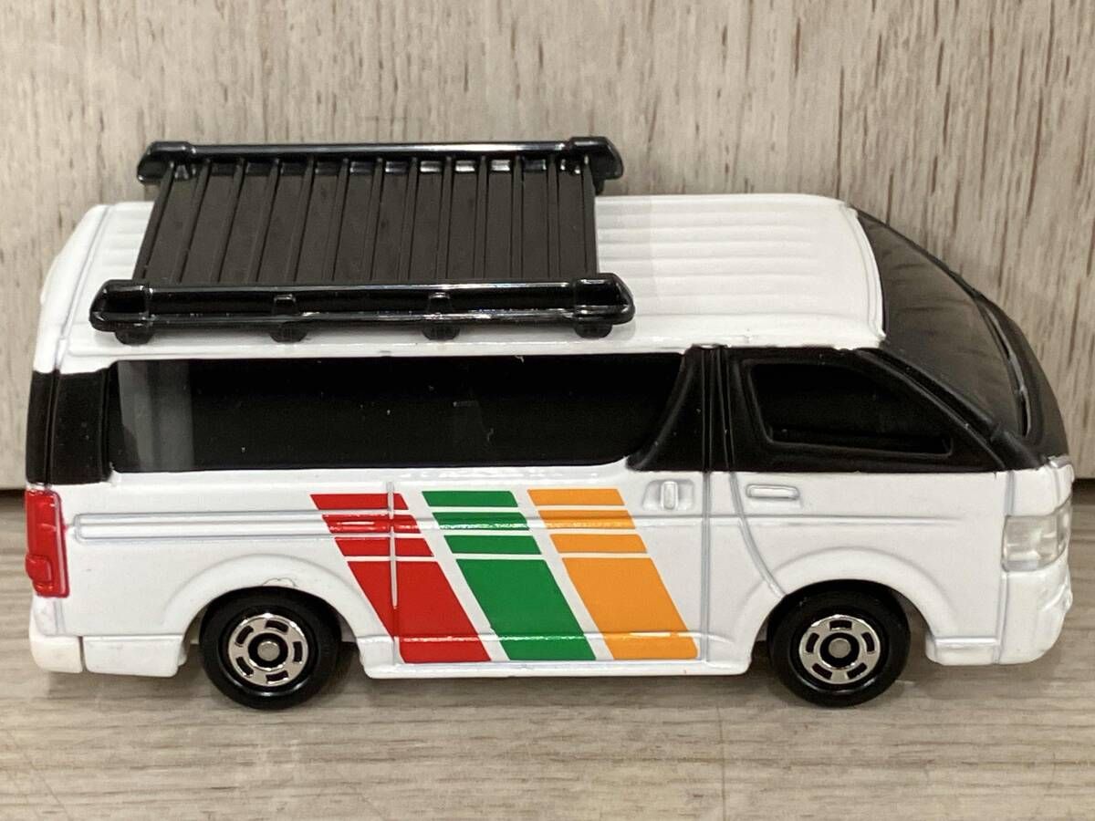 トミカ カラフルコレクション2022 トヨタ ハイエース(シークレット