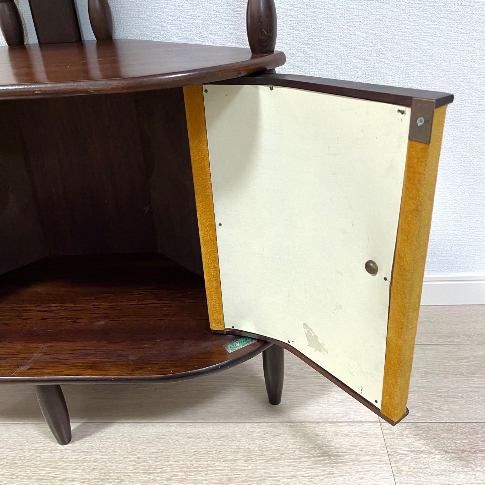 ち11) 安い ナジコ コーナーシェルフ コーナー収納 Najico 扉付き棚