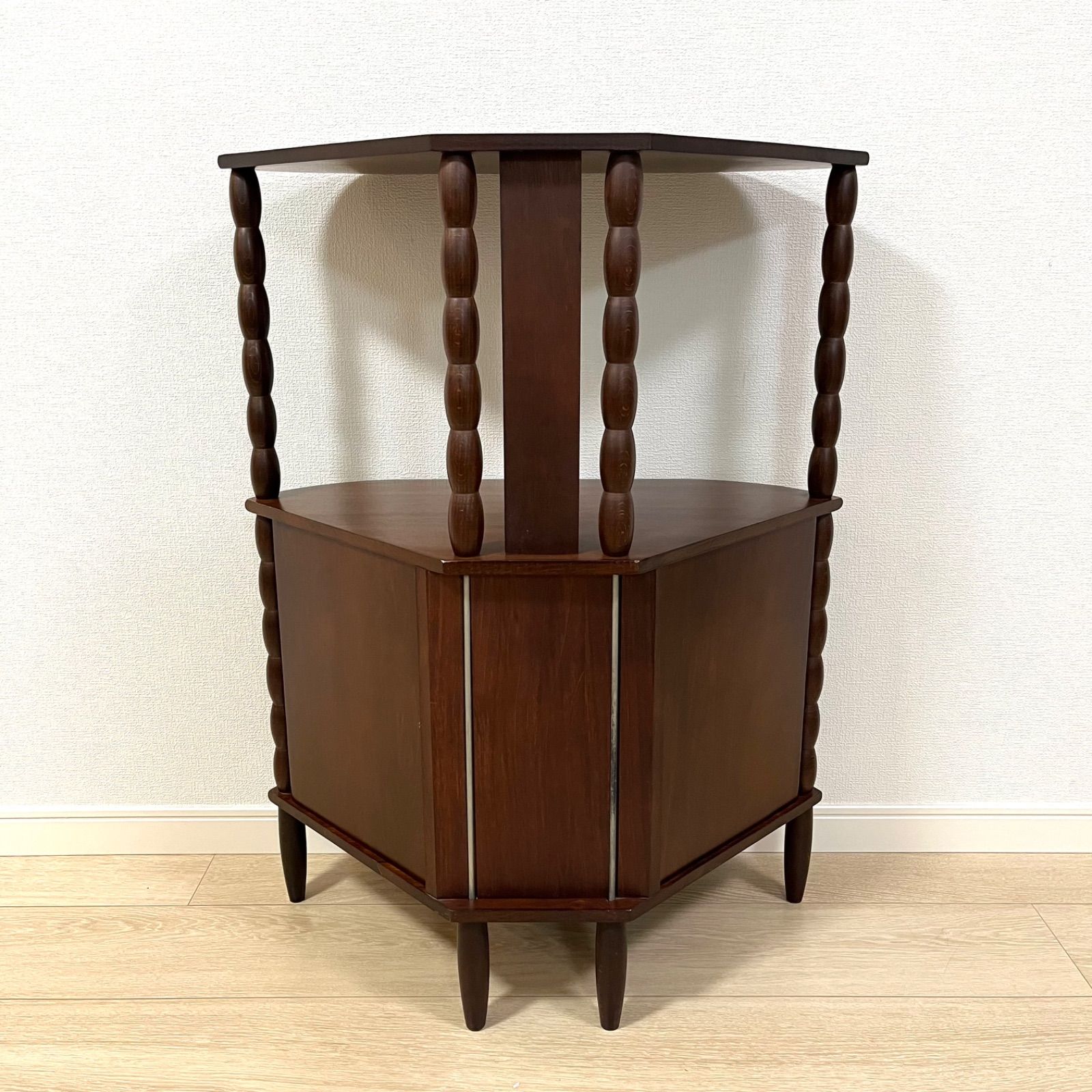 ち11) ナジコ コーナーシェルフ コーナー収納 Najico 扉付き棚ラック