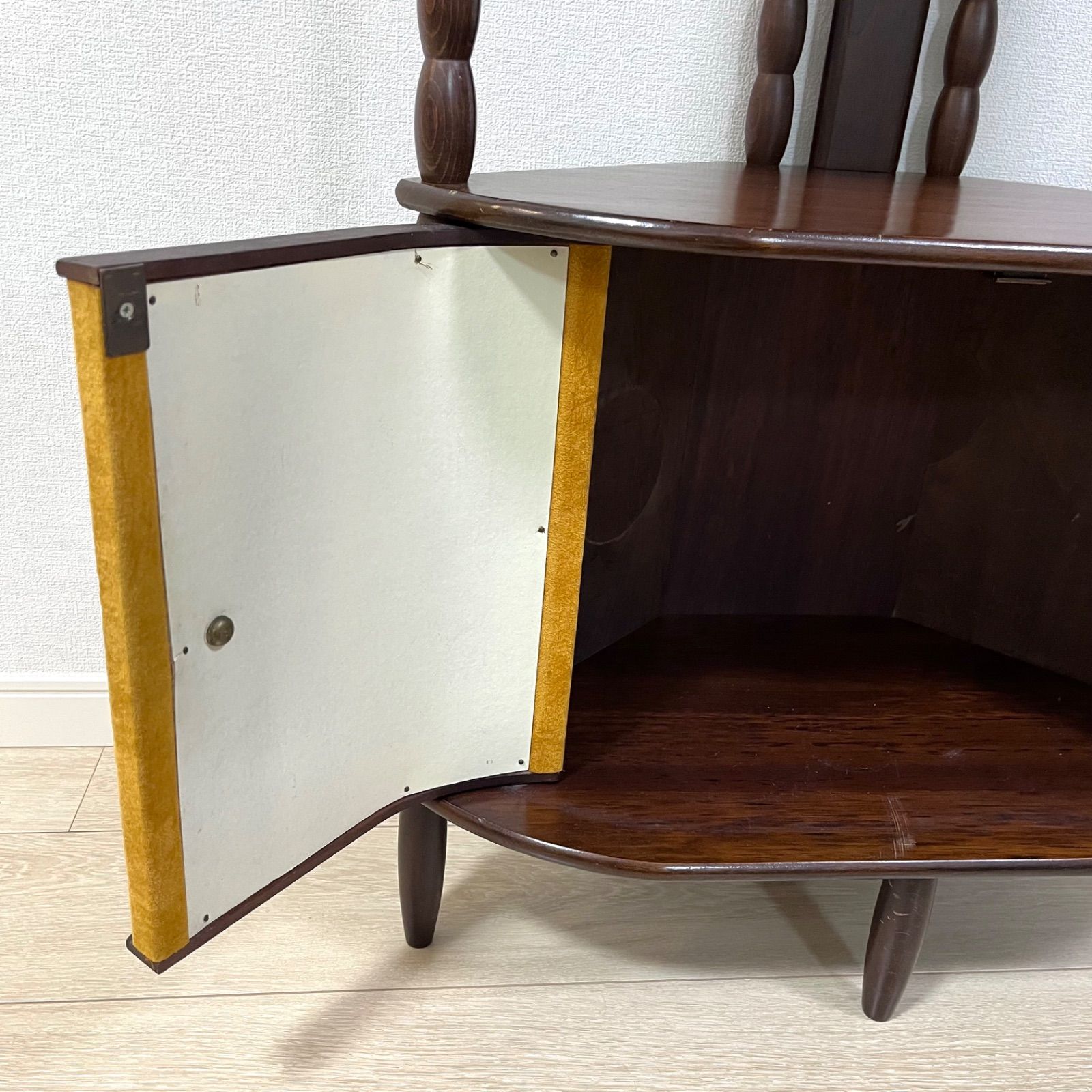 ち11) 安い ナジコ コーナーシェルフ コーナー収納 Najico 扉付き棚