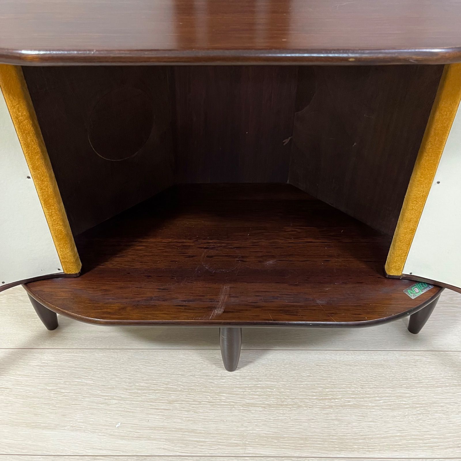 ち11) 安い ナジコ コーナーシェルフ コーナー収納 Najico 扉付き棚