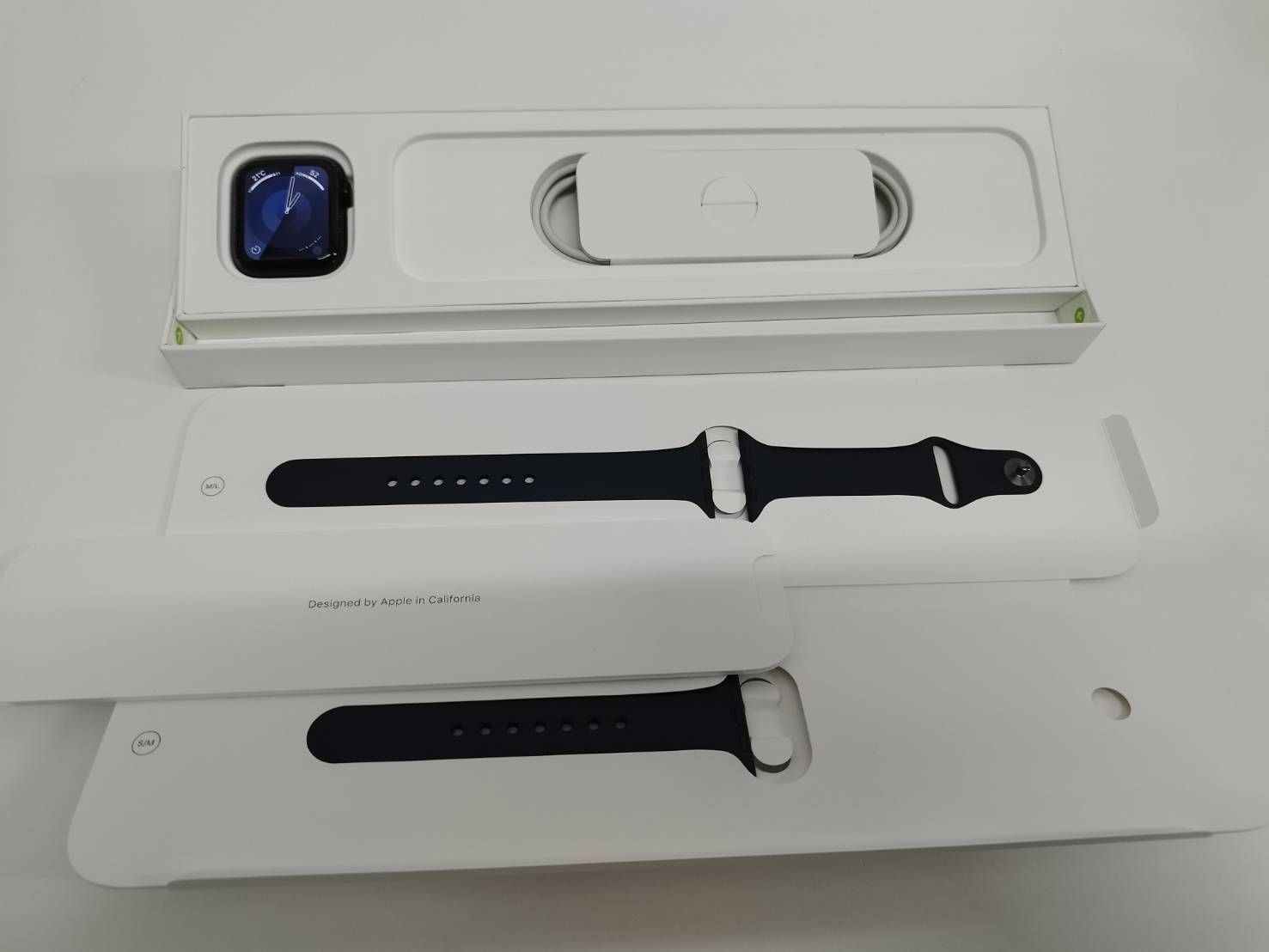 Apple Watch SE 第2世代 GPS 40mm A2722 ミッドナイト MNJT3J A 2