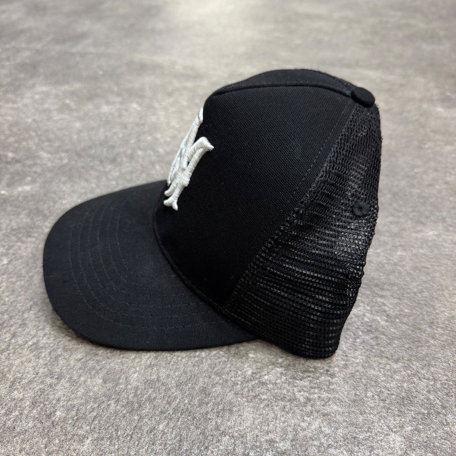 国内正規 AMIRI 刺繍 メッシュ キャップ アミリ ブラック 1990M2