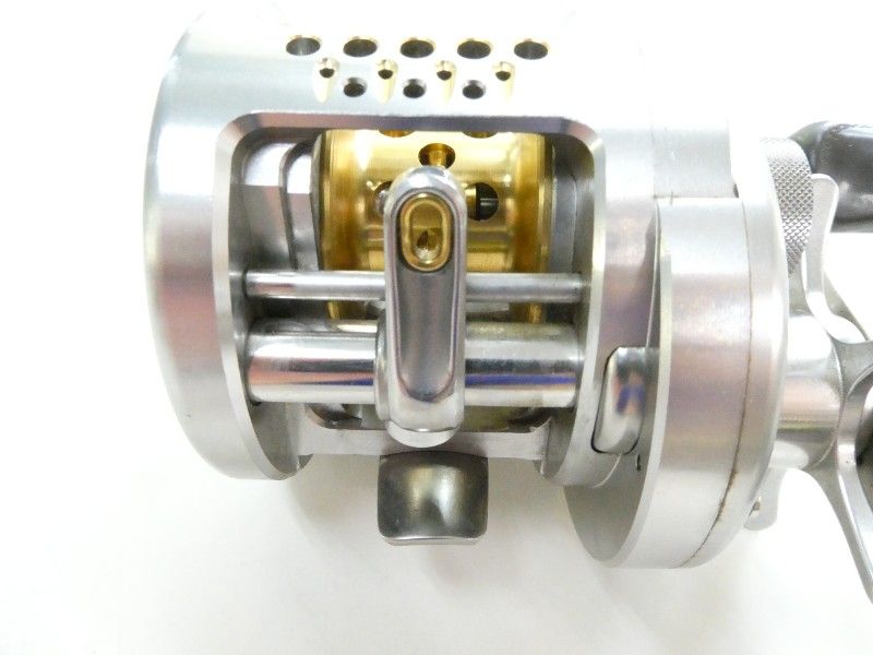 シマノ 03カルカッタコンクエスト 201DC 03-8310150005