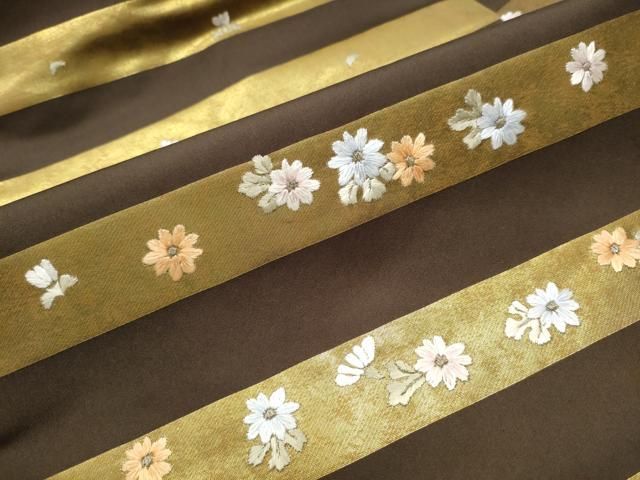 刺繍 横段花丸文